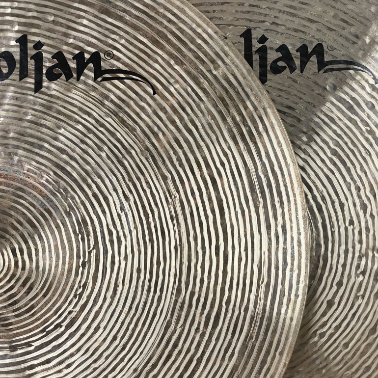 Anatolian Dry Series 14" hihat - close up of the top of the cymbals