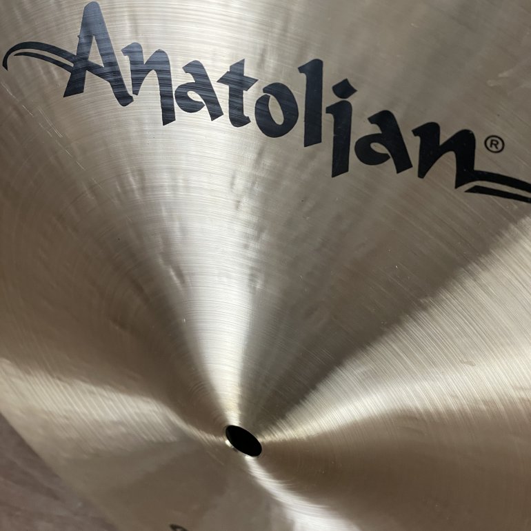 Anatolian Emotion 14" Light Crash - close up anatolian logo