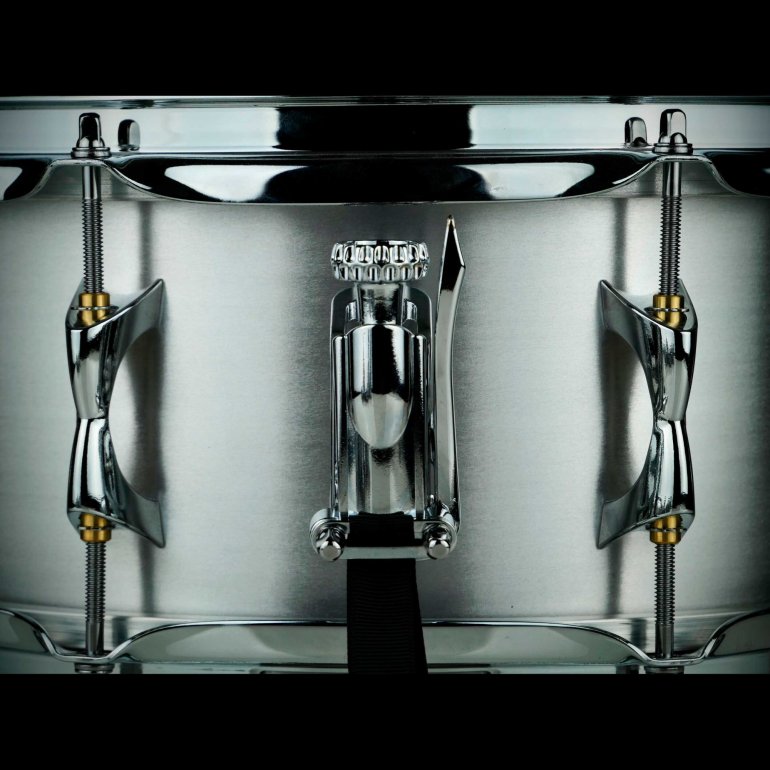 INDe Strainer - shown closed on drum